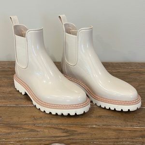 Dolce Vita Stormy H2O in Ivory Patent Stella